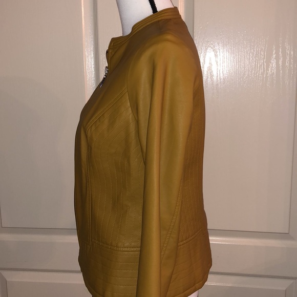 PETITES - Faux Leather Jacket - Size PM - Picture 5 of 9